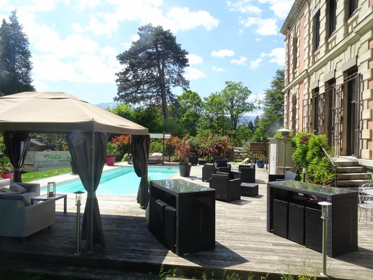 Le Chateau Des Arenes Gières Екстериор снимка